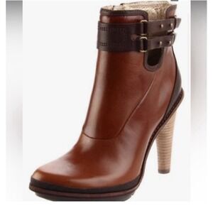 Tsubo Women's Brown Leather Stacked Heel Side Zip Ankle Boots Sz7